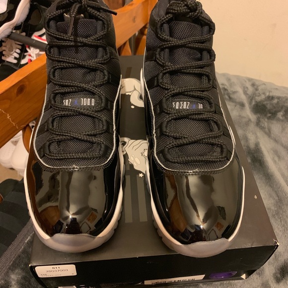 Retro 11 space jam size 9 - Picture 3 of 8